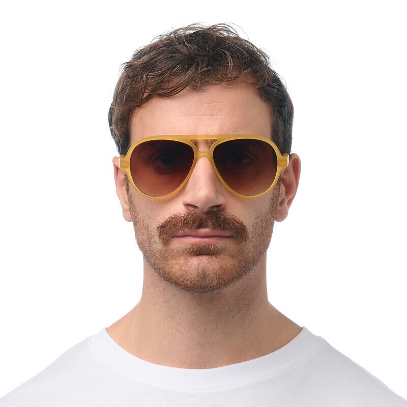 Occhiale da sole a goccia giallo con lenti marrone gradiente