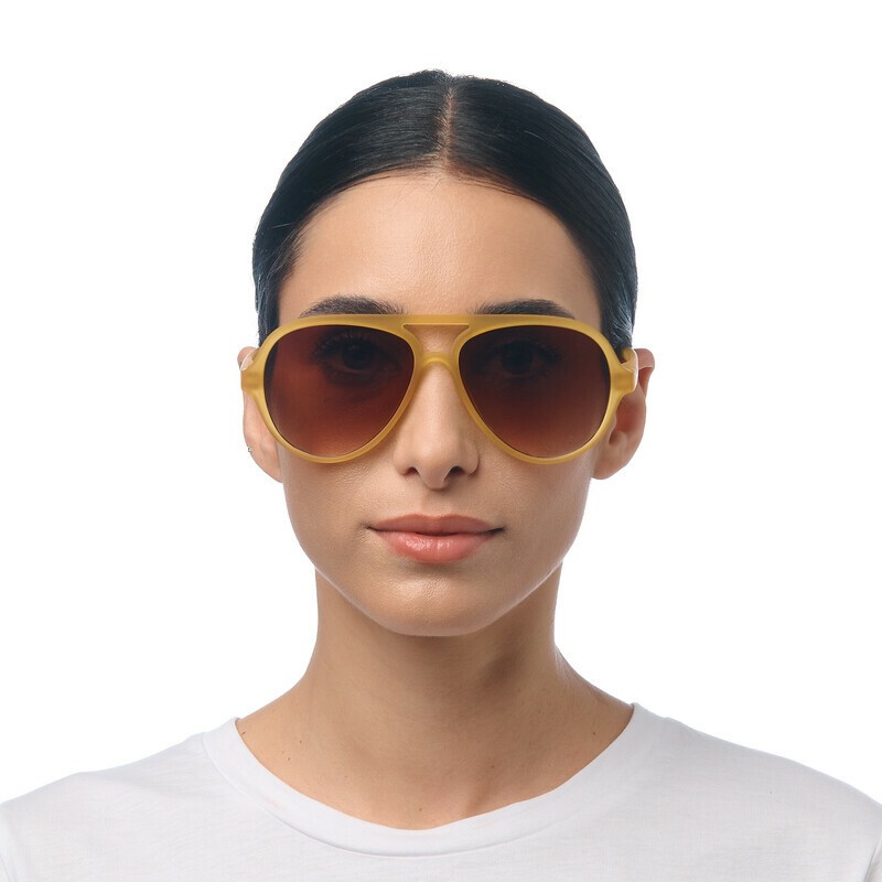 Occhiale da sole a goccia giallo con lenti marrone gradiente