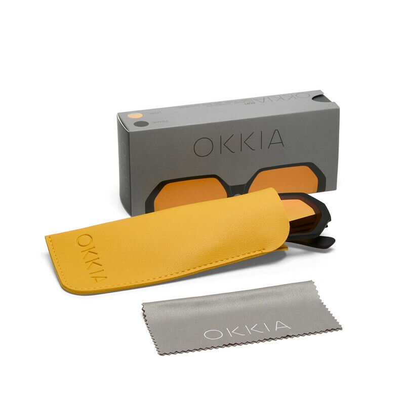 Occhiale da sole esagonale nero con lenti giallo gradiente