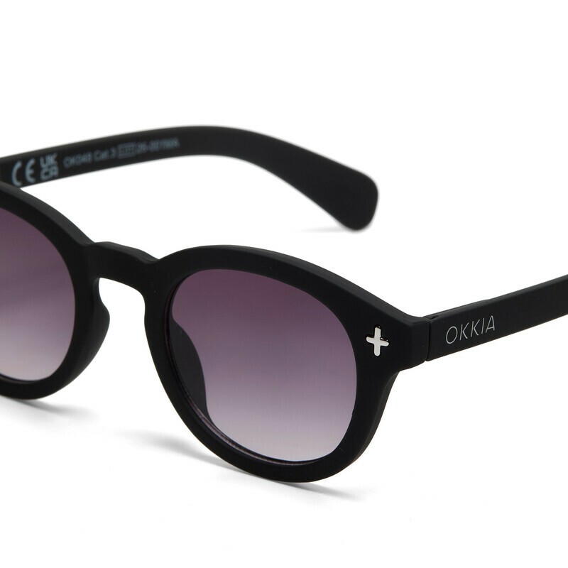 Occhiale da sole tondo nero con lenti nero gradiente