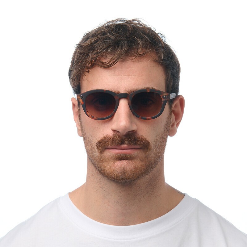 Occhiale da sole tondo havana con lenti marrone gradiente