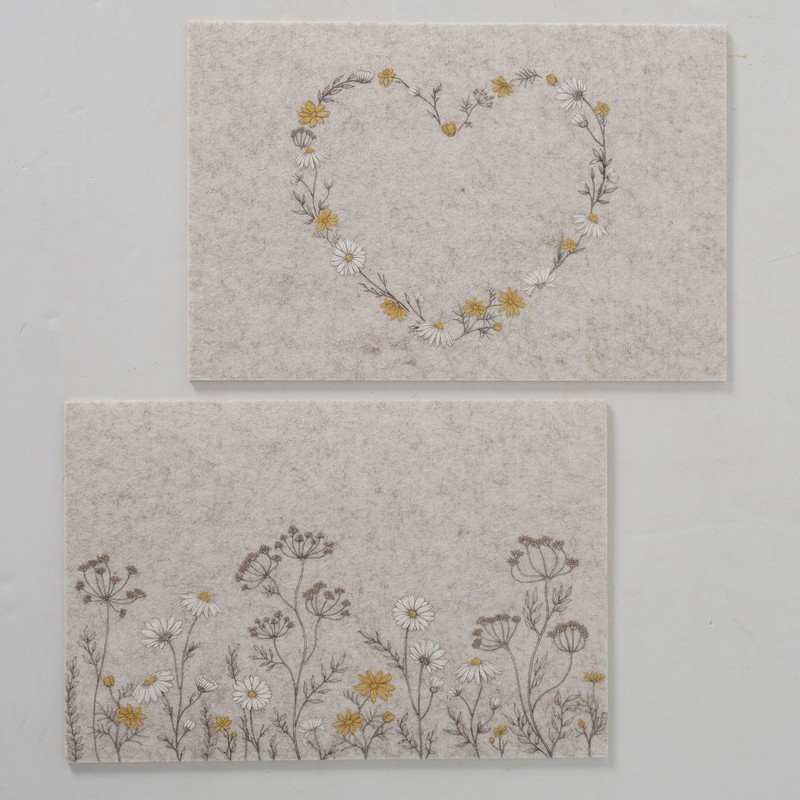 Tovaglietta in feltro decorata con campo di fiori, perfetta come decoro primaverile