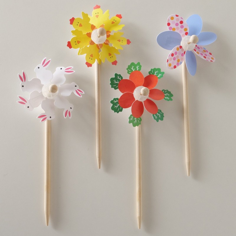 Girandola primaverile assortita in 4 varianti (spedite in base alla disponibilità): conigli, carote, pulcini e a pois