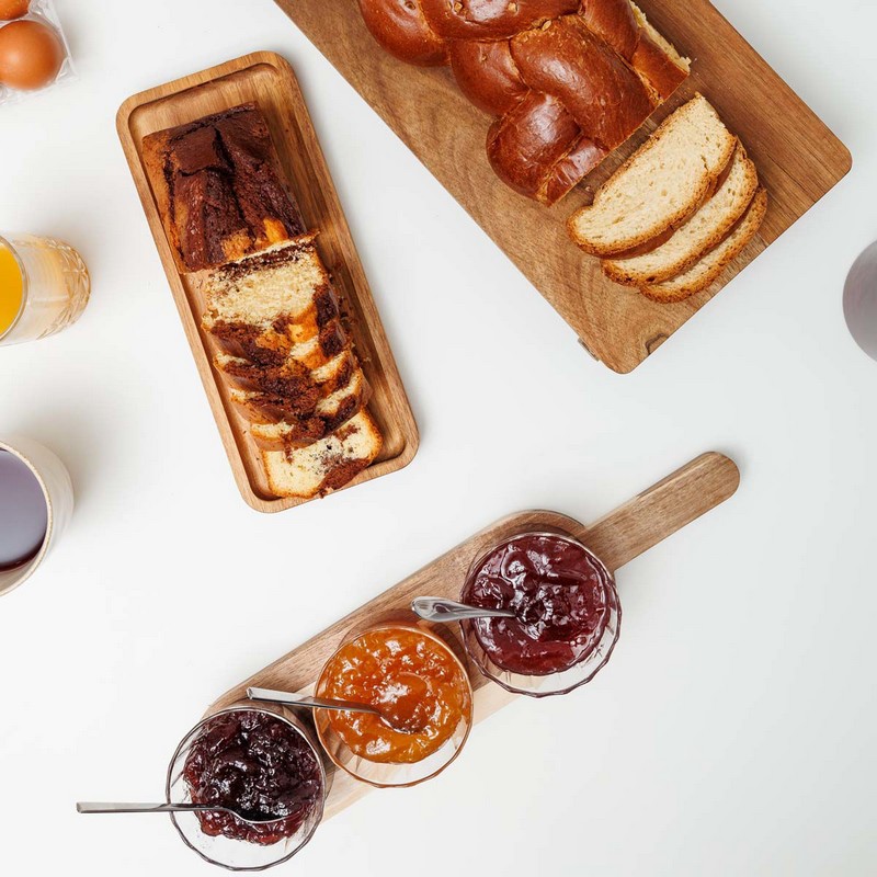 Vassoio rettangolare in legno di acacia, utilizzabile sia in cucina che in bagno o come svuotatasche