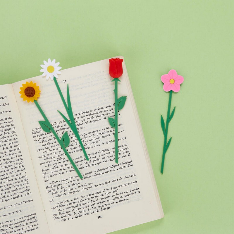 Segnalibro a forma di fiore in scatola con dedica e significato dei fiori, in 4 varianti assortite: girasole, tulipano, margherita e rosa selvatica
