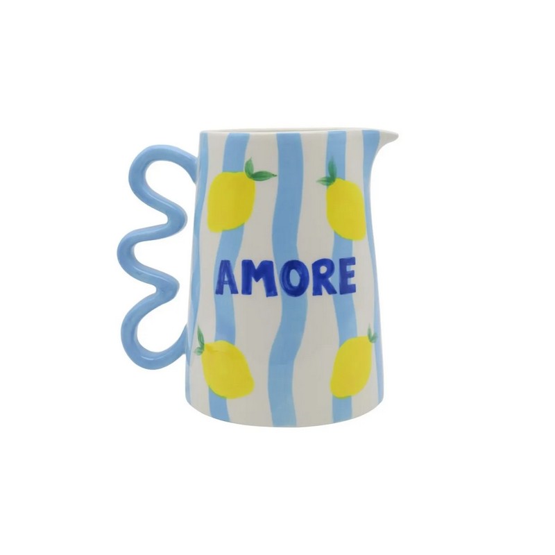 Vaso bianco in ceramica decorato con righe azzurre, limoni e scritta “Amore”, dipinto a mano e utilizzabile come caraffa