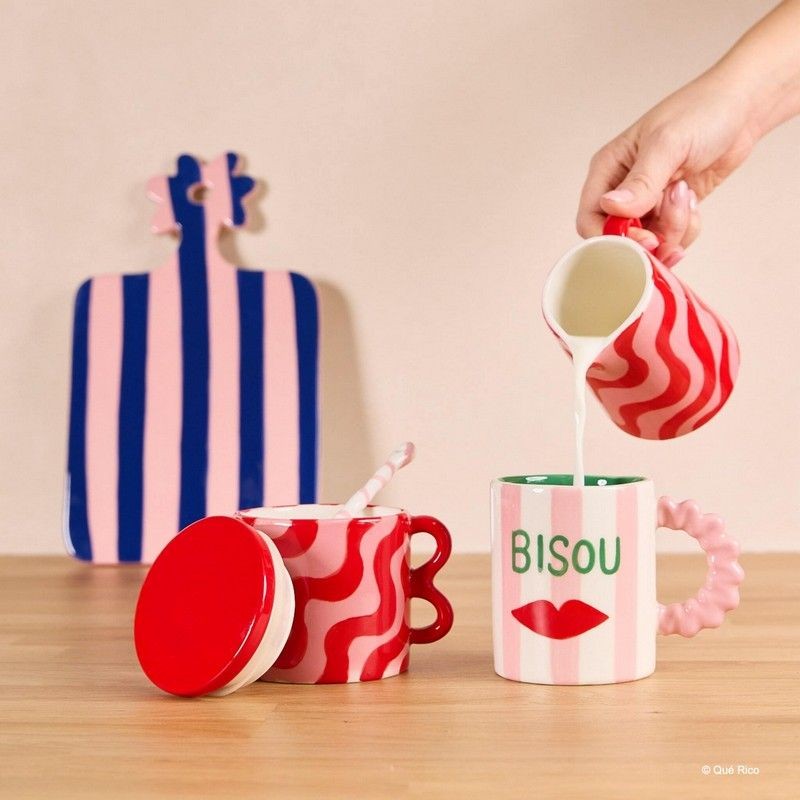 Set contenente zuccheriera e bricco del latte dipinti a mano nelle tonalità del rosso e del rosa