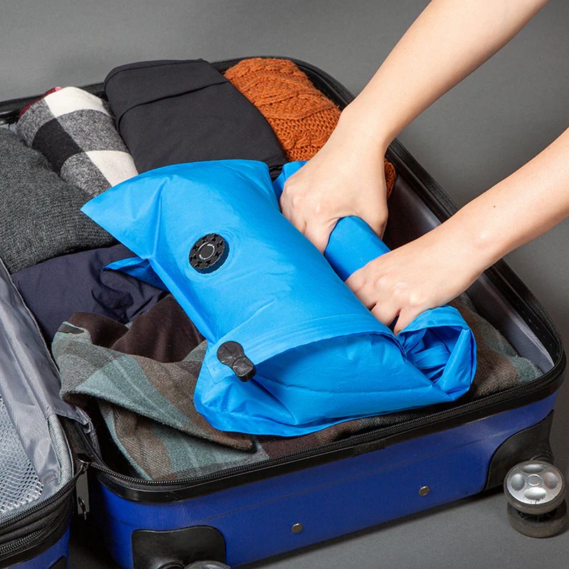 Busta da viaggio sottovuoto blu per risparmiare spazio