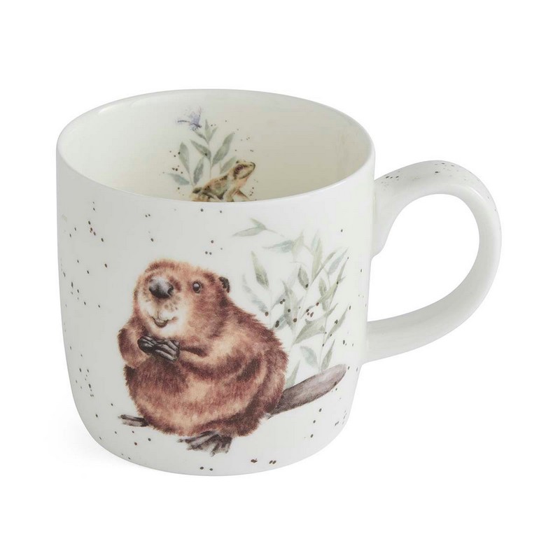 Tazza mug in fine bone china decorata con disegni di castori sul divano (fronte, retro e dettagli interni), una fantastica idea regalo per amanti degli animali