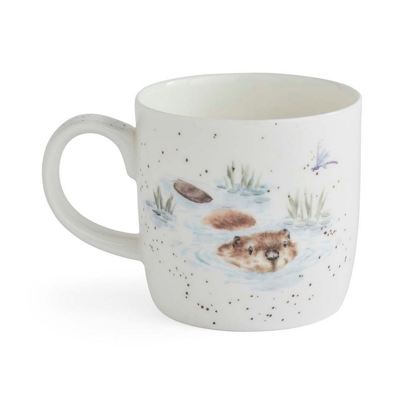 Tazza mug in fine bone china decorata con disegni di castori sul divano (fronte, retro e dettagli interni), una fantastica idea regalo per amanti degli animali