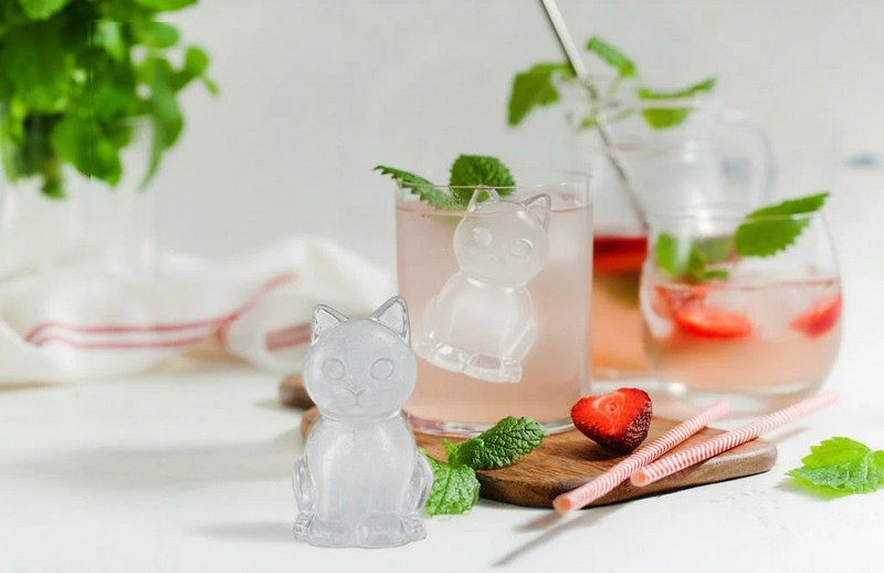 Forma per ghiaccio da 4 scomparti a forma di gatto, realizzato in silicone alimentare