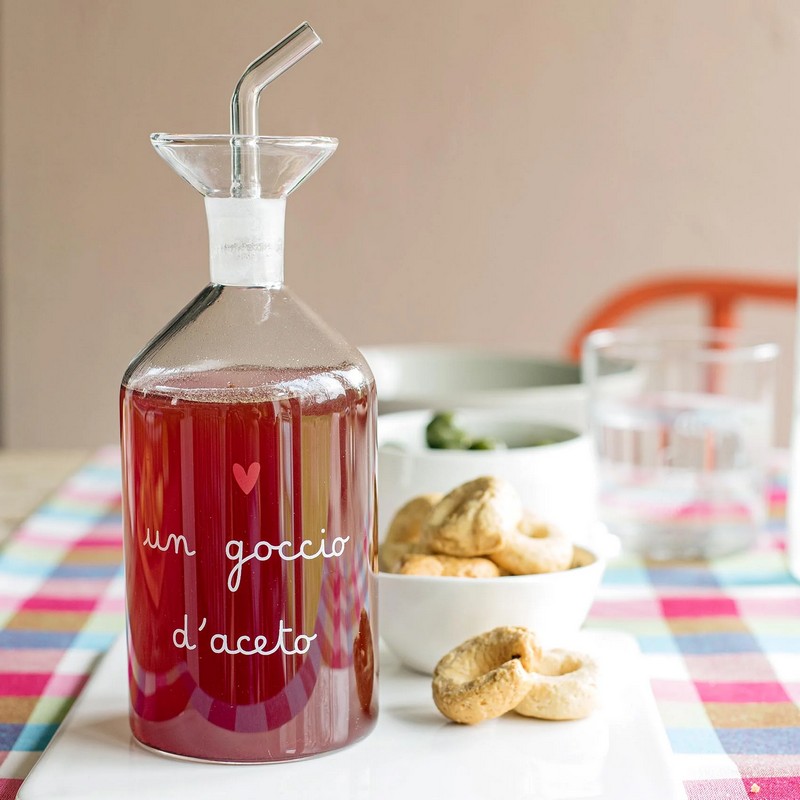 Bottiglia per aceto in vetro borosilicato decorata con scritta “Un goccio di aceto” con beccuccio antigoccia, capacità 350 ml