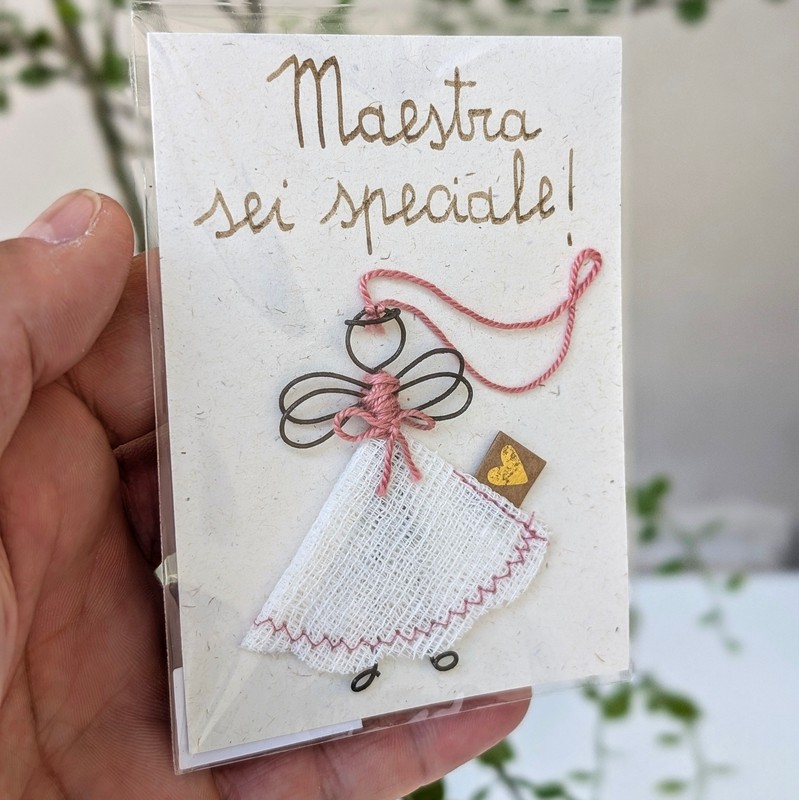 Angioletto delle maestre da appendere con dedica “Maestra sei speciale”, perfetta come regalo per le maestre a fine anno