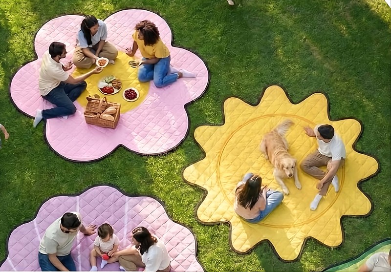 Telo da picnic impermeabile a forma di fiore rosa, richiudibile e trasportabile facilmente a mo' di valigetta, largo 2 metri