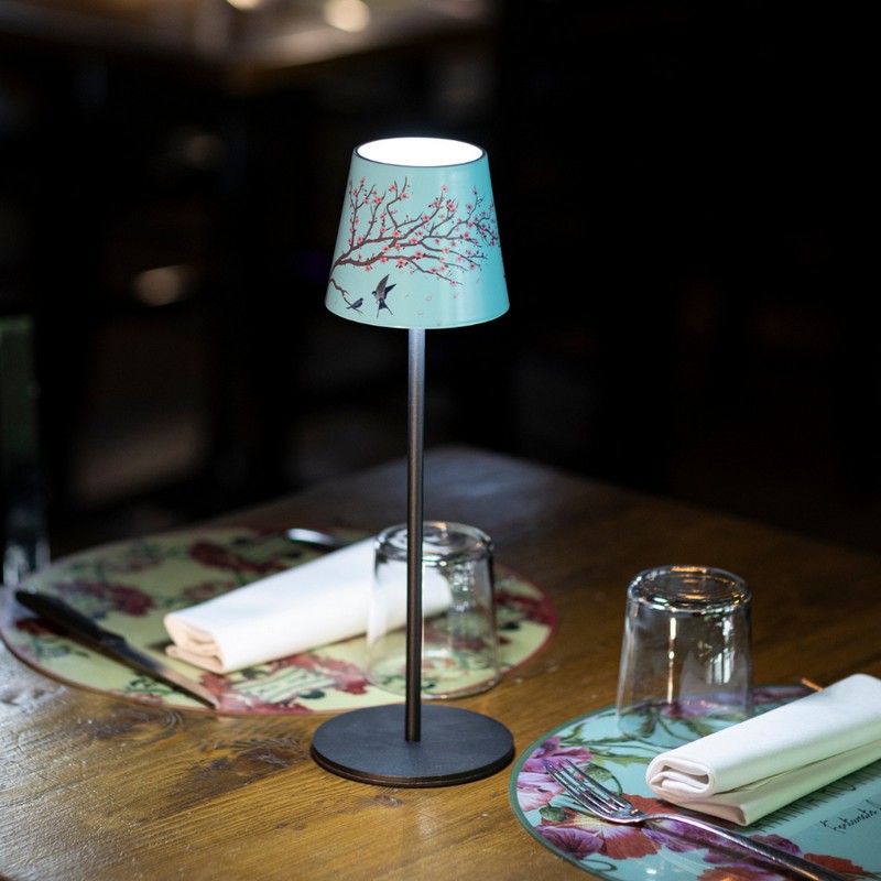 Lampada da tavolo ricaricabile dimmerabile per utilizzo interno ed esterno con luce calda e fredda, decorata con ciliegio