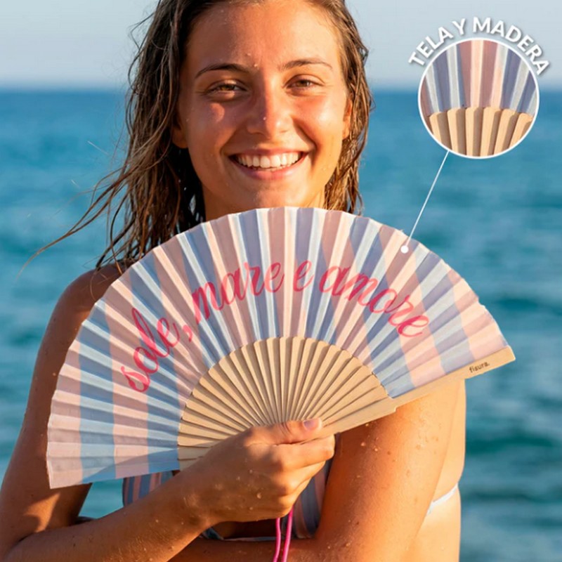 Ventaglio a righe in bambù decorato con scritta “Sole, mare e amore”, perfetto come regalo estivo