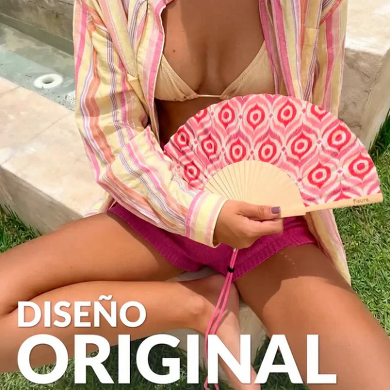 Ventaglio con fantasia tribale rosa in bambù, perfetto come regalo estivo