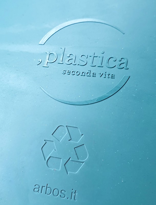 Quaderno dimensione A6 Ocean, il notes salvamare, con copertina in plastica riciclata, carta riciclata per le pagine e rilegatura a spirale, made in Italy