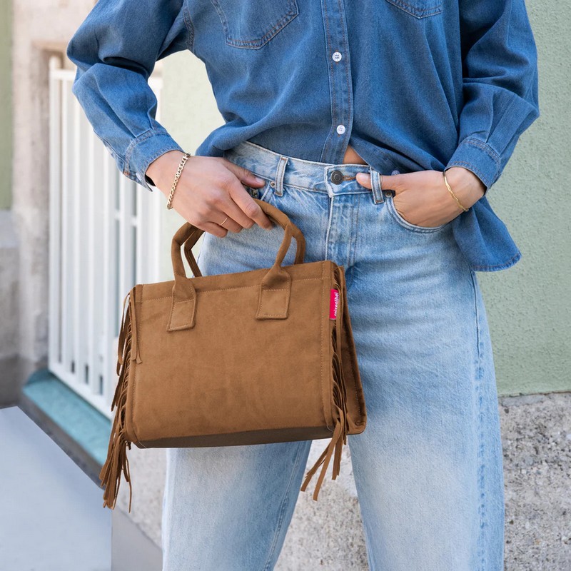 Borsa shopper XS scamosciata marrone con frange in stile western adatta a shopping, lavoro e uscite cittadine
