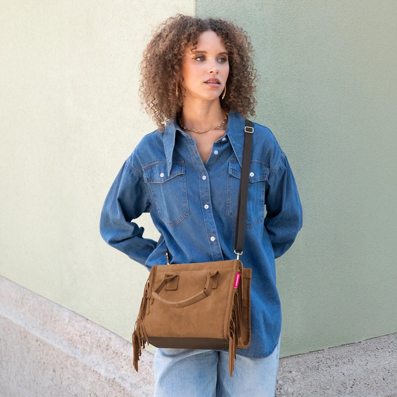 Borsa shopper XS scamosciata marrone con frange in stile western adatta a shopping, lavoro e uscite cittadine