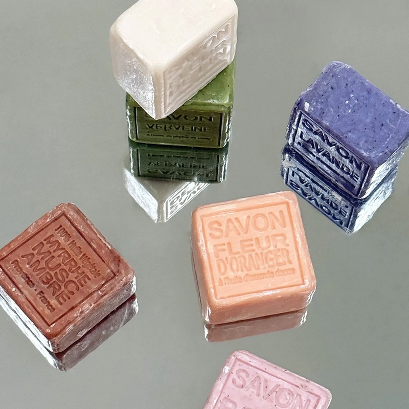 Sapone solido artigianale di Provenza ai fiori di lino