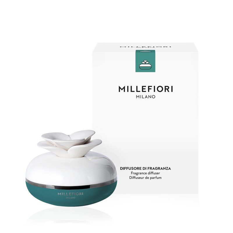 Diffusore di fragranza Millefiori color ottanio in porcellana con fiore in gesso che si impregna di essenza e profuma l'ambiente