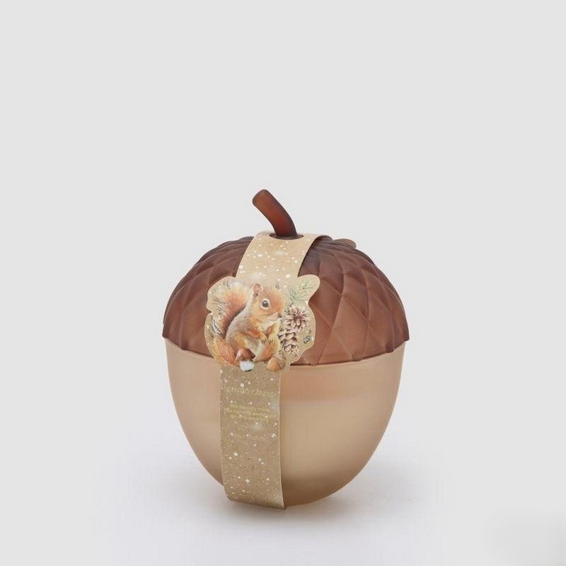 Candela profumata al cardamomo da 250 gr contenuta in barattolo a forma di ghianda in vetro, utilizzabile da sé una volta esaurita la candela, perfetta come idea regalo autunno