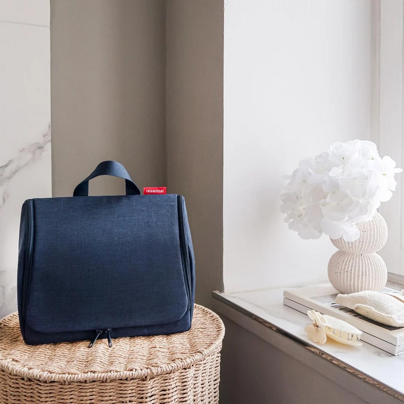 Beauty da viaggio blu scuro tessuto mélange con inserti da aprire, specchio e possibilità di essere appeso - il regalo ideale per viaggiatori!