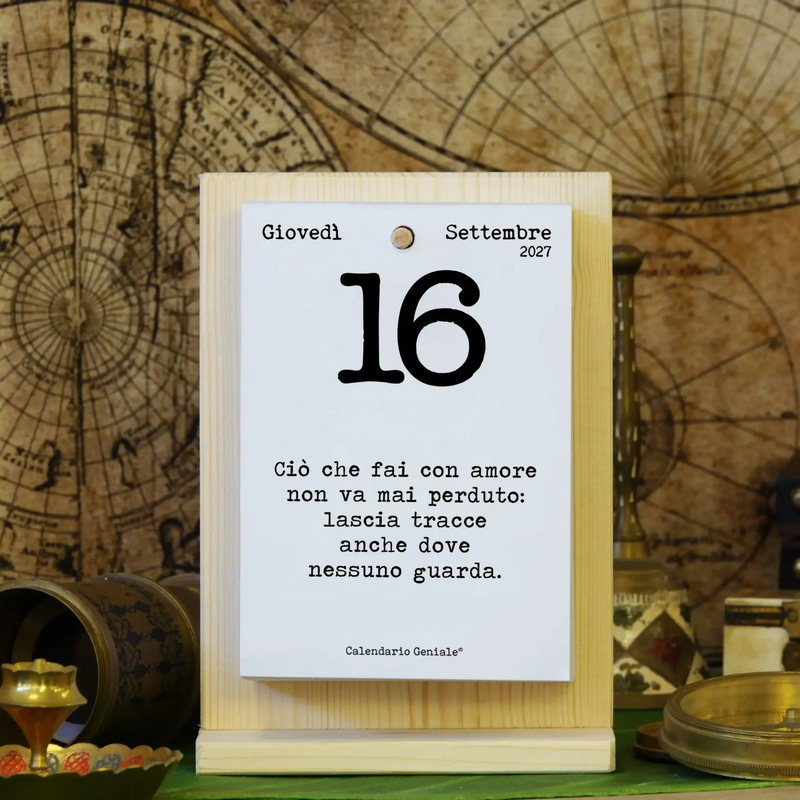 Calendario Geniale 2027 con supporto in legno di abete e bonus digitali