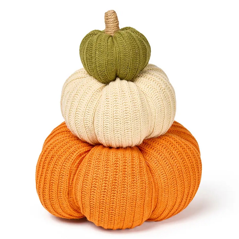 Zucche decorative in tessuto impilate di colore verde, crema e arancione (non separabili tra loro), perfette come decorazione autunnale