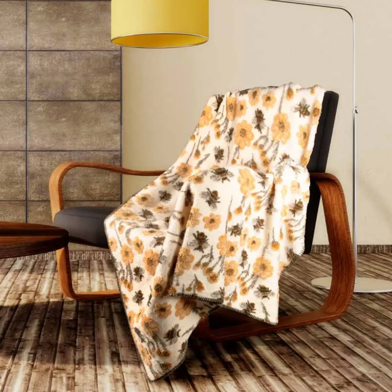 Coperta in lana cotta fatta in Italia decorata con api e fiori gialli, lavabile in lavatrice - una calda coperta per letto o divano perfetta come idea regalo di Natale