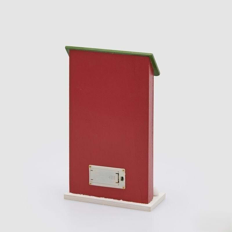 Casetta di Natale in legno rosso con ghirlanda, alberi e luce led, perfetta come decorazione di Natale