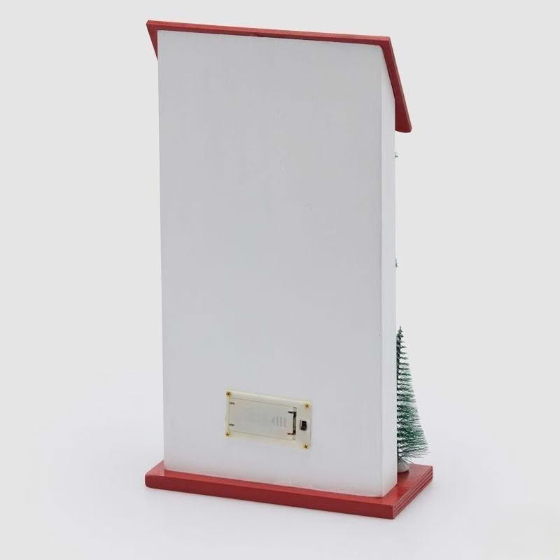 Casetta di Natale in legno bianco con ghirlande, alberi e luce led, perfetta come decorazione di Natale