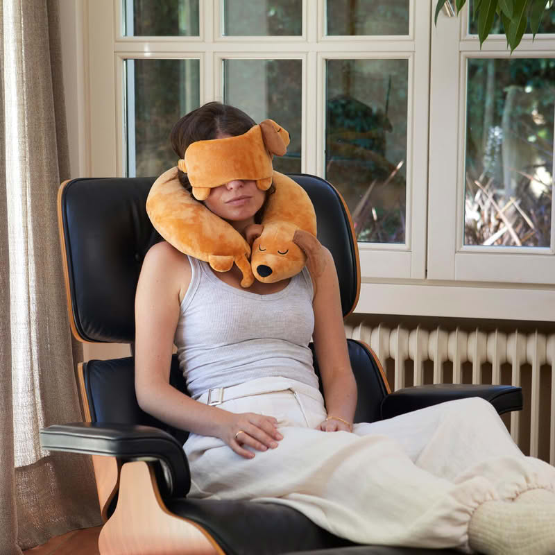 Cuscino girocollo a forma di bassotto marrone, perfetto sia per casa che per i viaggi, lavabile in lavatrice