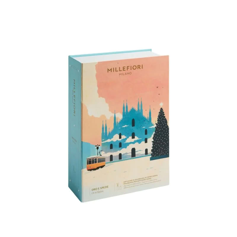Cofanetto Millefiori di Natale con grafica a tema Natale milanese contenente un diffusore Air Design, una ricarica 250 ml della fragranza “Oro e spezie” e bastoncini, per un bellissimo ed elegante regalo di Natale