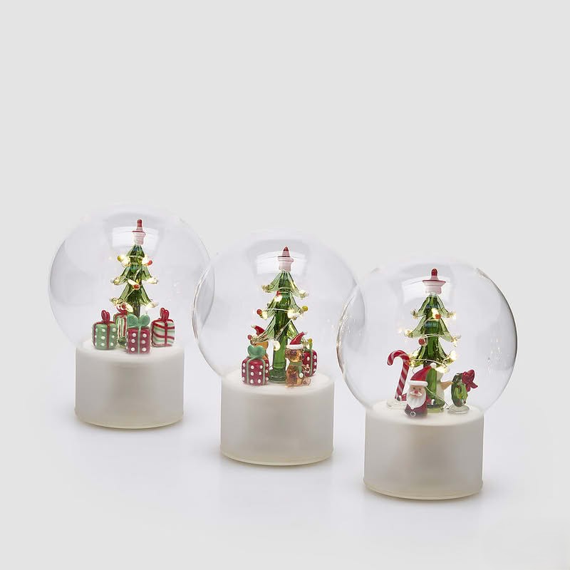 Sfera con albero di Natale realizzata artigianalmente in vetro con movimento e musica in 3 varianti assortite, perfetta come regalo di Natale