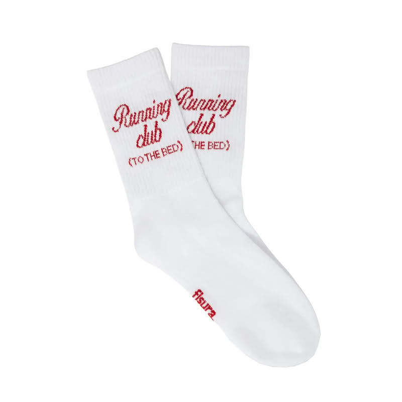 Ironico paio di calze unisex bianche con scritta rossa “Running club (to the bed)”, taglia unica 36-43