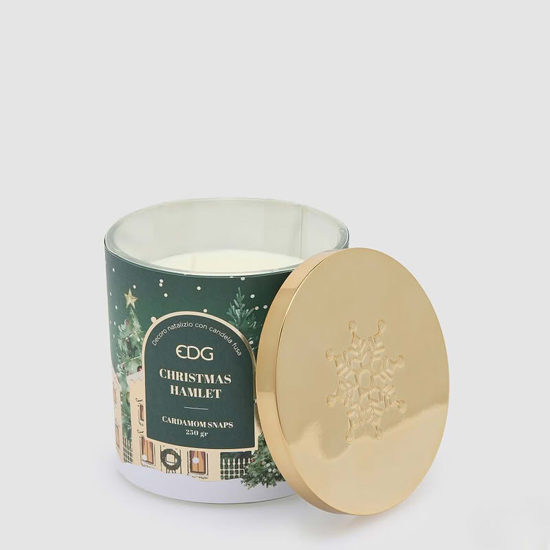 Candela profumata di Natale al cardamomo in barattolo a tema con coperchio dorato con fiocco di neve, perfetta come regalo di Natale