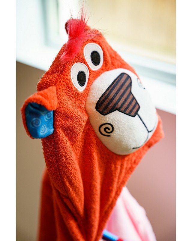 Accappatoio rosso con cappuccio per bambini a forma di orso